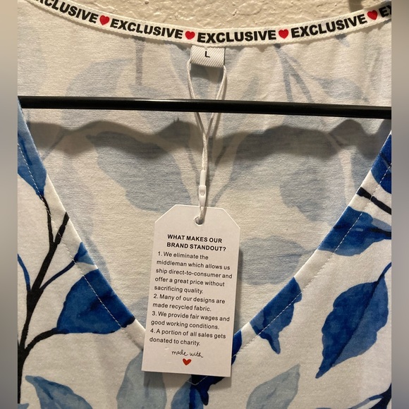 Floral Dress with Lace Sleeves - Picture 4 of 4